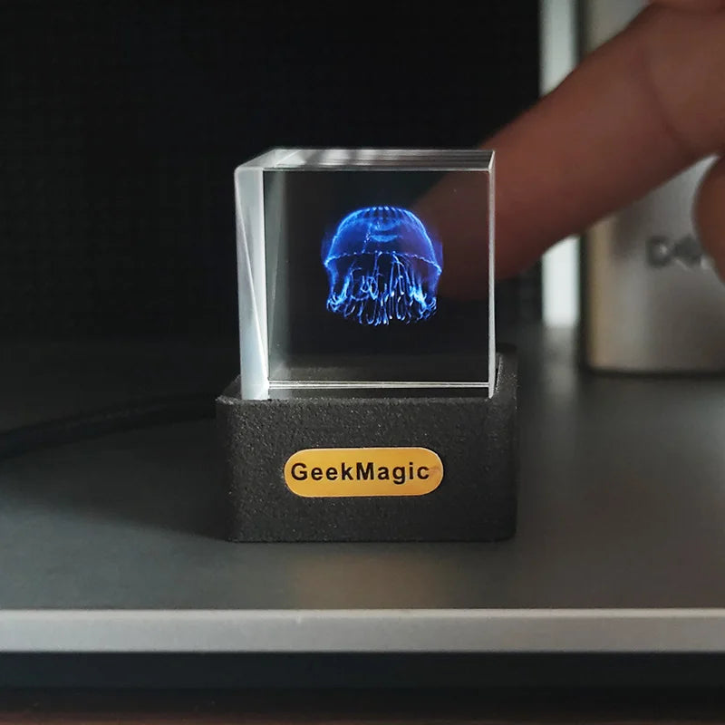 Crystal Holographic Display Cube