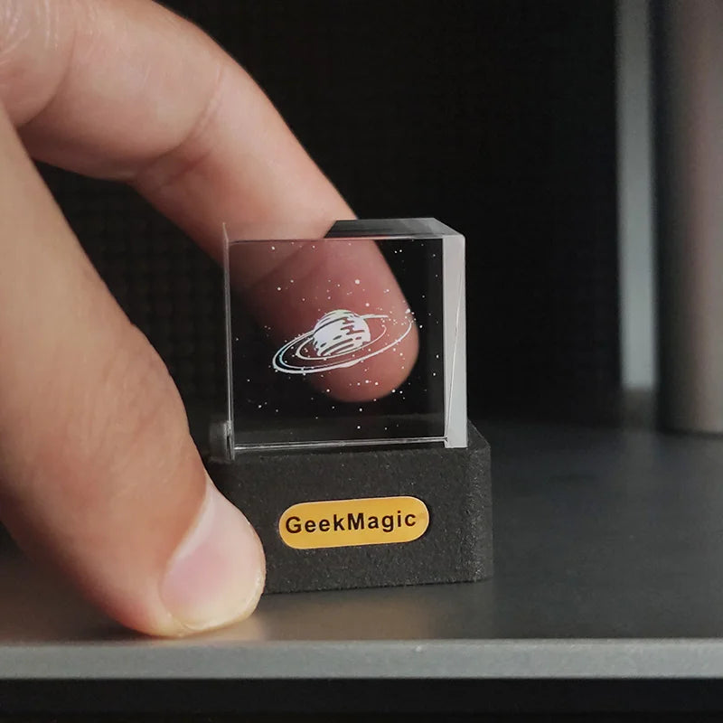 Crystal Holographic Display Cube